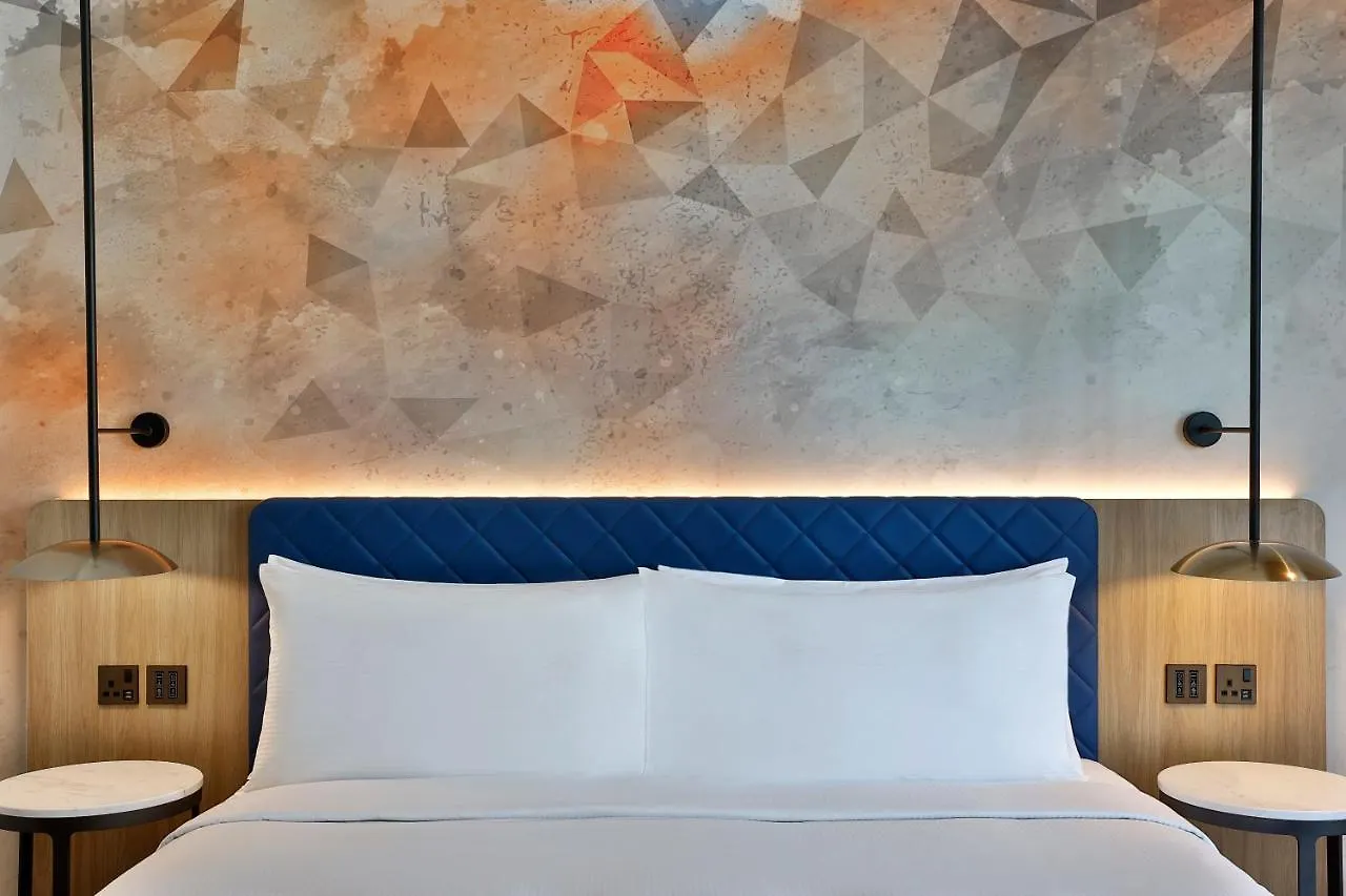 Hilton Garden Inn Dubai Business Bay 4*,